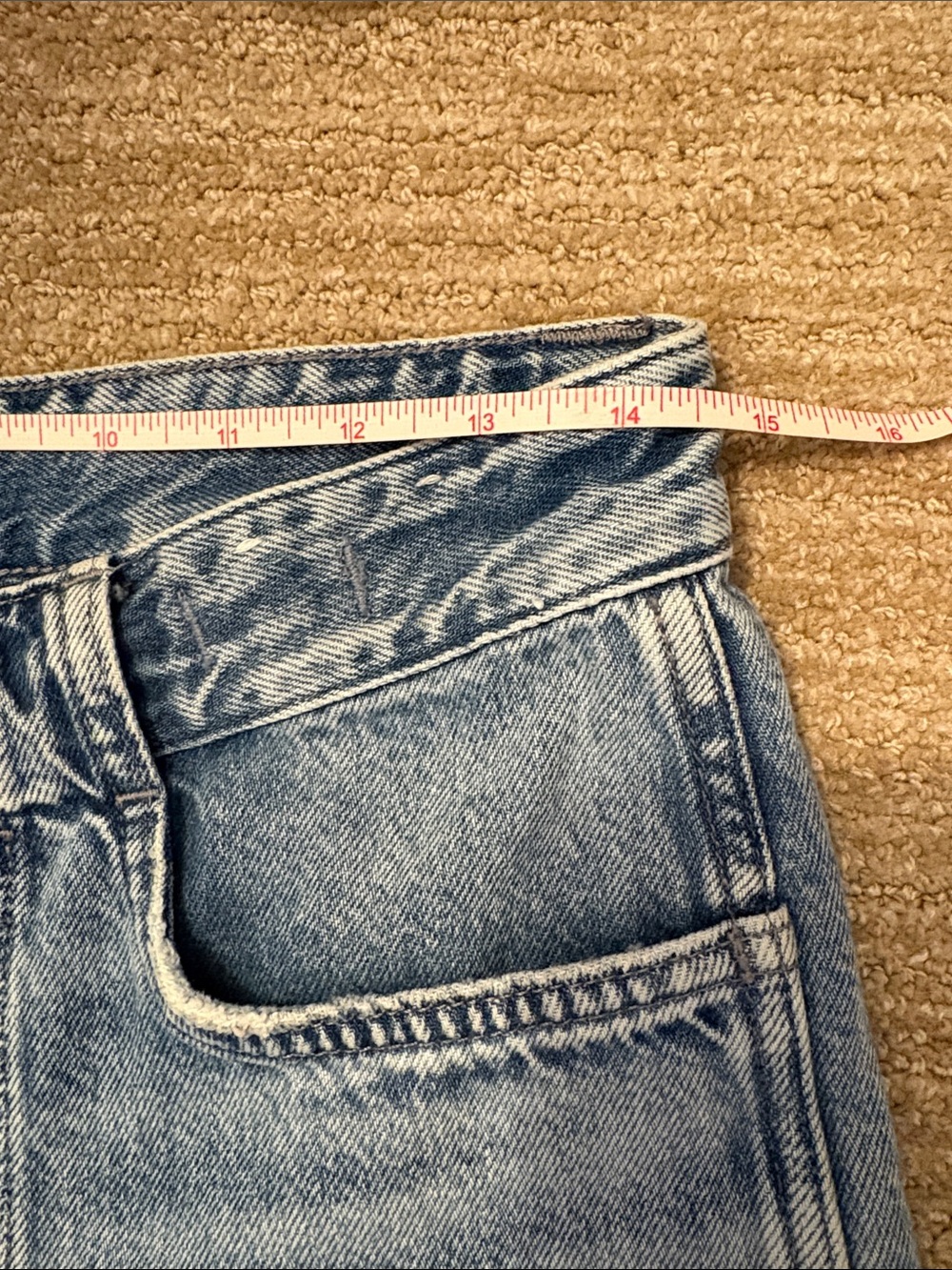 Madewell Darted Barrel Leg Jean with Patch Pockets - Picture 3 of 9